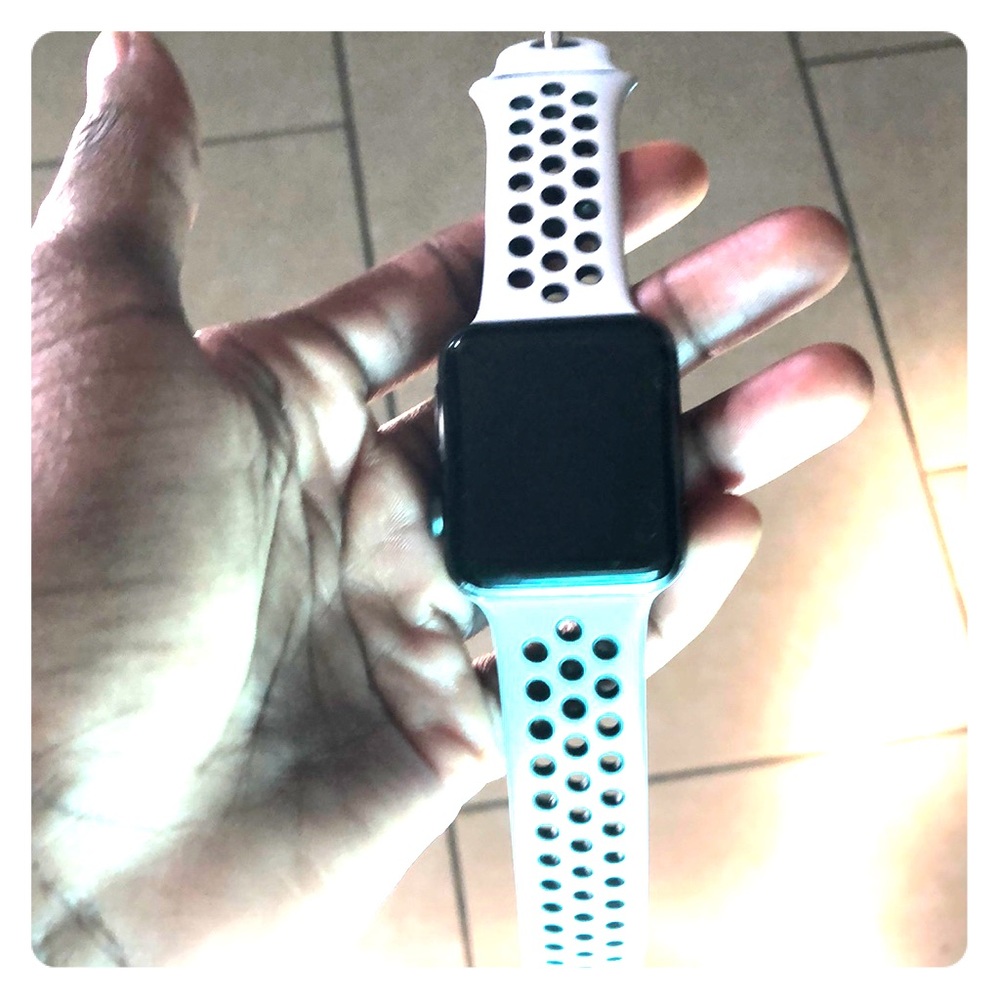 Apple Watch Series 3 Nike band